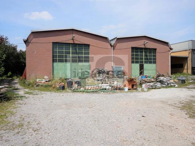 Locale Commerciale in affitto a Macherio
