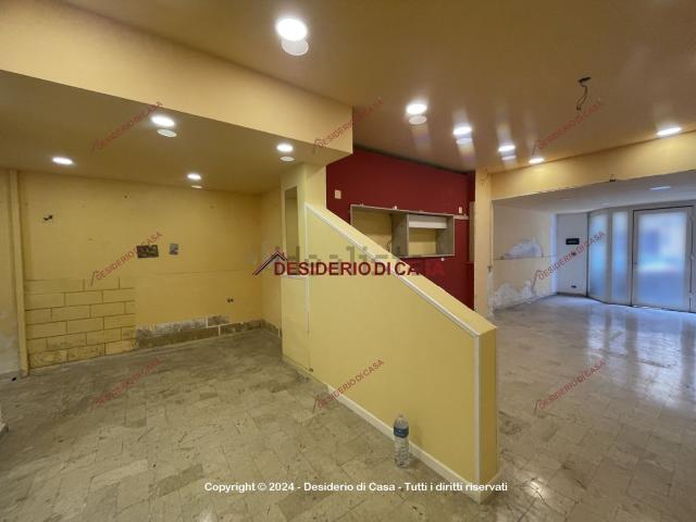 Locale Commerciale in affitto a Carini, Sicilia