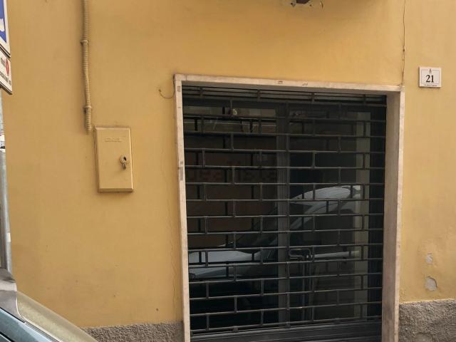 Locale Commerciale in affitto a Scapriano, Teramo