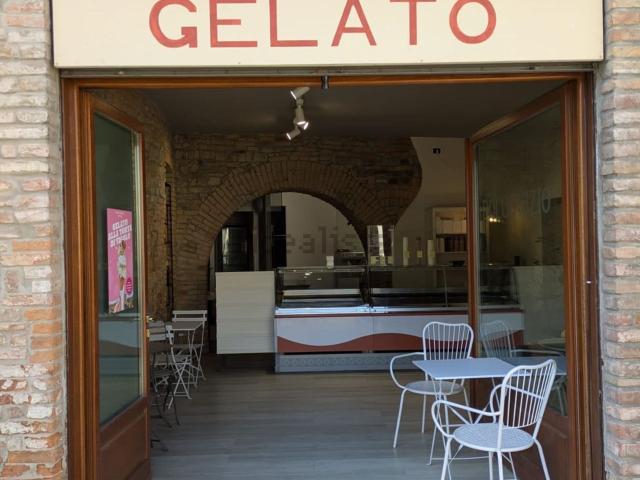 Locale Commerciale in affitto a Castell'arquato, Reggio Emilia