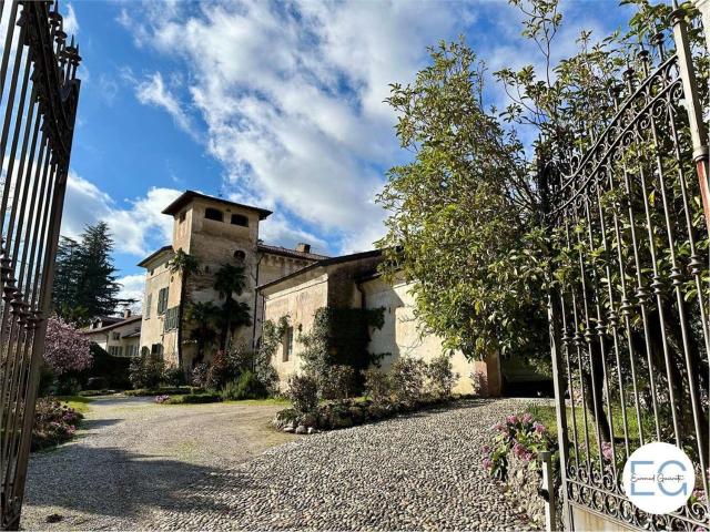 Locale Commerciale in affitto a Velate, Varese