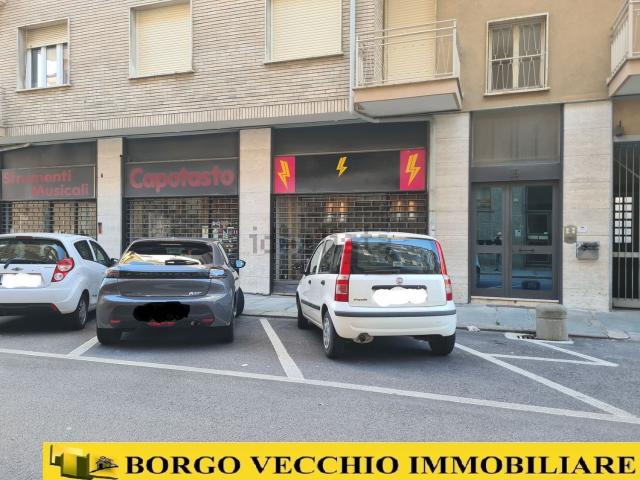 Locale Commerciale in affitto a Cuneo Centro, Piemonte