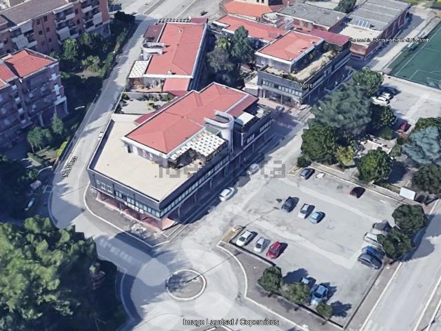 Locale Commerciale in affitto a Puglia, Foggia