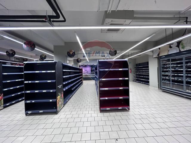 Locale Commerciale in affitto a Borgo-Sanzio, Catania