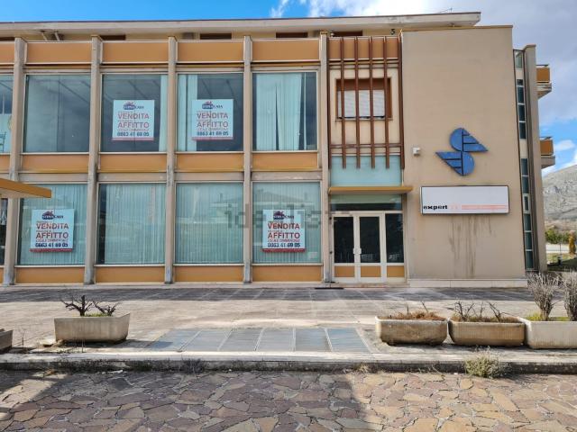 Locale Commerciale in affitto a Avezzano, Abruzzo