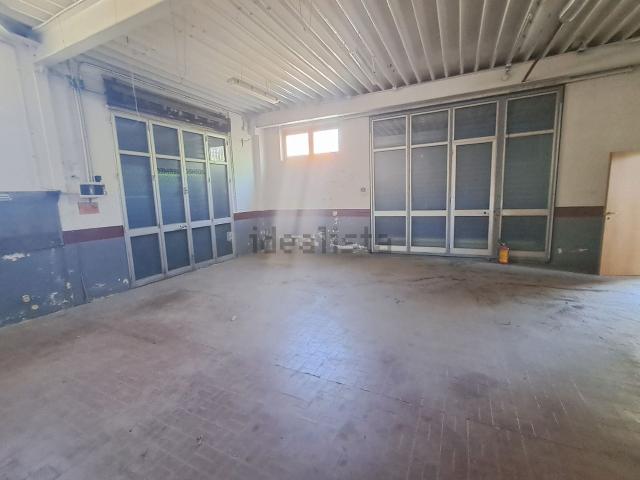 Locale Commerciale in affitto a Sant'Antonio, Calabria