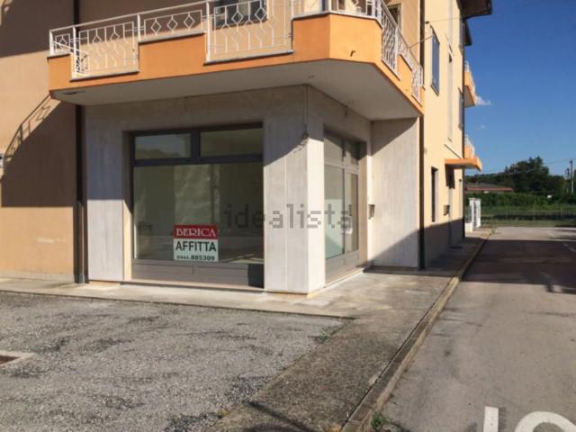 Locale Commerciale in affitto a Sossano, Veneto