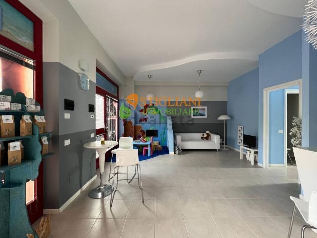 Locale Commerciale in affitto a Campobasso, Molise