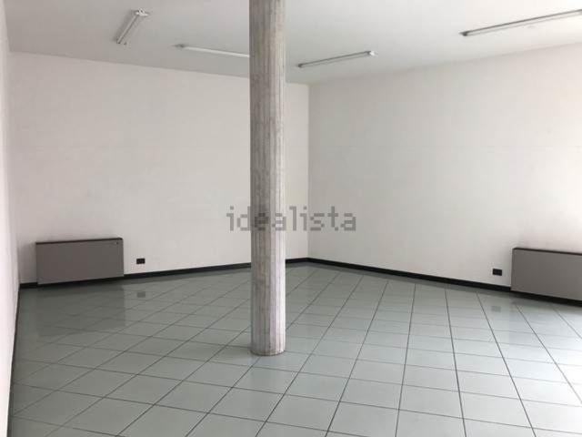 Locale Commerciale in affitto a Mestre-Carpenedo, Venezia