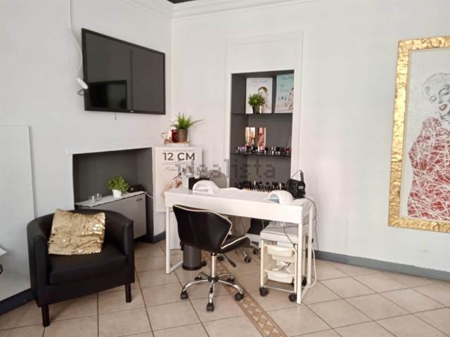 Locale Commerciale in affitto a Zona Ovest, Brescia