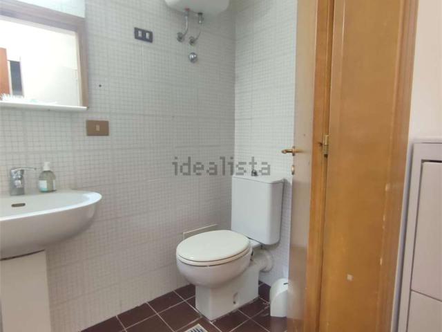 Locale Commerciale in affitto a Banditella, Livorno