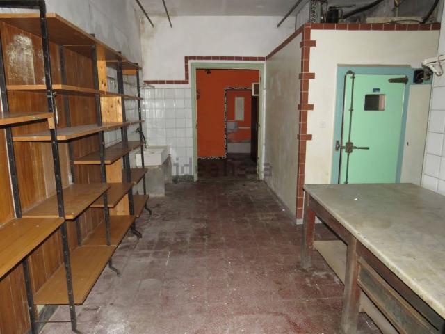 Locale Commerciale in affitto a Livorno, Toscana