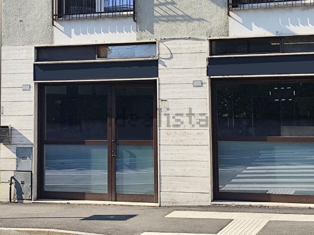Locale Commerciale in affitto a Piemonte, Novara