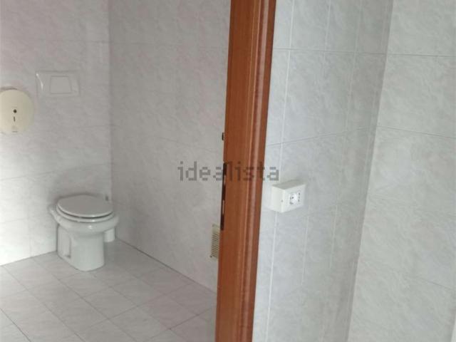 Locale Commerciale in affitto a Mariano al Brembo, Dalmine