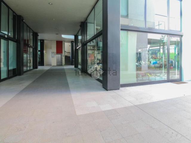 Locale Commerciale in affitto a Unione dei comuni del Distretto Ceramico, Sassuolo
