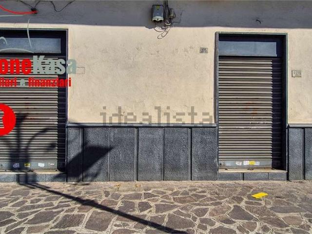 Locale Commerciale in affitto a Qualiano, Campania
