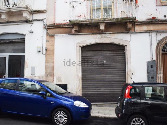 Locale Commerciale in affitto a Puglia, Taranto