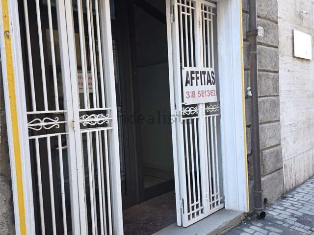 Locale Commerciale in affitto a Oltrera, Pontedera