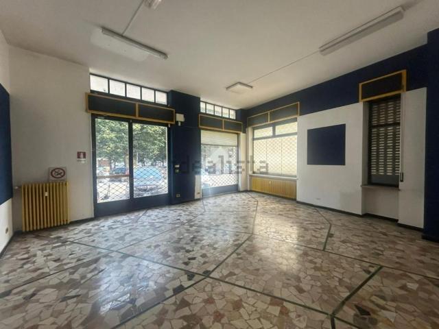 Locale Commerciale in affitto a Vesignano, Piemonte