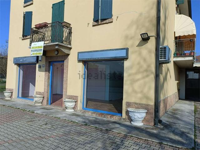 Locale Commerciale in affitto a Fontanellato, Reggio Emilia