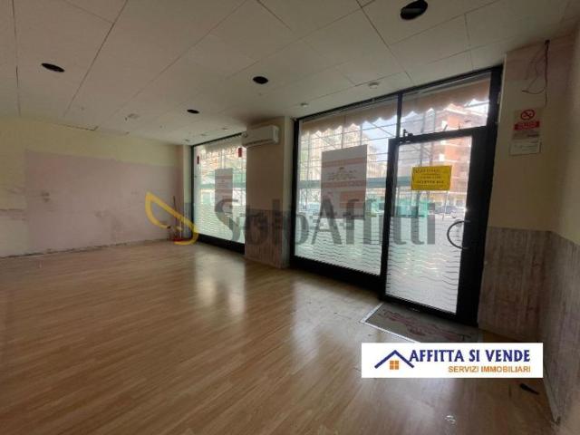 Locale Commerciale in affitto a Acradina, Siracusa