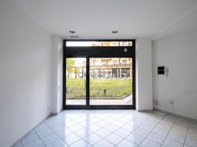 Locale Commerciale in affitto a Le Villette, Crema