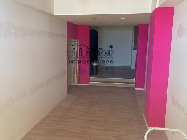 Locale Commerciale in affitto a San Zeno, Treviso