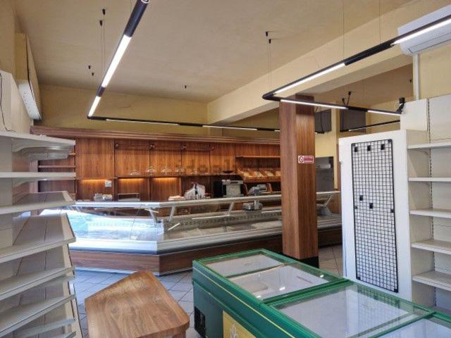 Locale Commerciale in affitto a Parma, Cornocchio