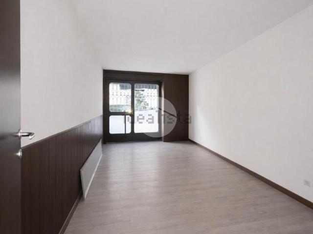 Locale Commerciale in affitto a Bergamo, Lombardia