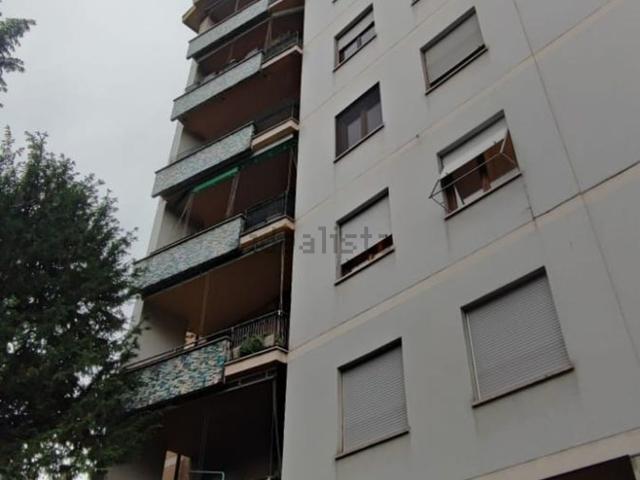 Locale Commerciale in affitto a Centro, Monza