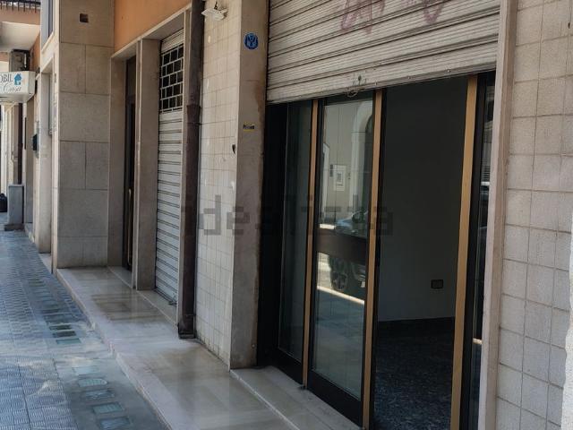 Locale Commerciale in affitto a Puglia, Foggia
