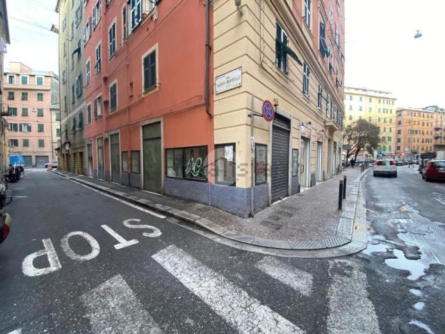 Locale Commerciale in affitto a Centro Ovest, Serra Riccò