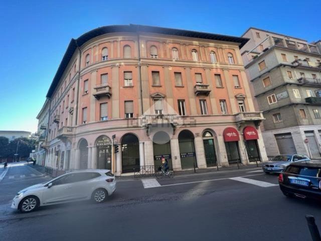 Locale Commerciale in affitto a Zona Centro, Brescia