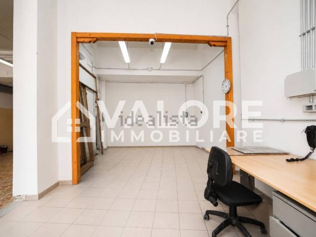 Locale Commerciale in affitto a Municipio Roma III, Roma Capitale