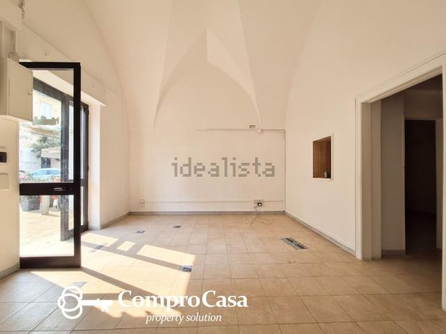 Locale Commerciale in affitto a Puglia, Lecce