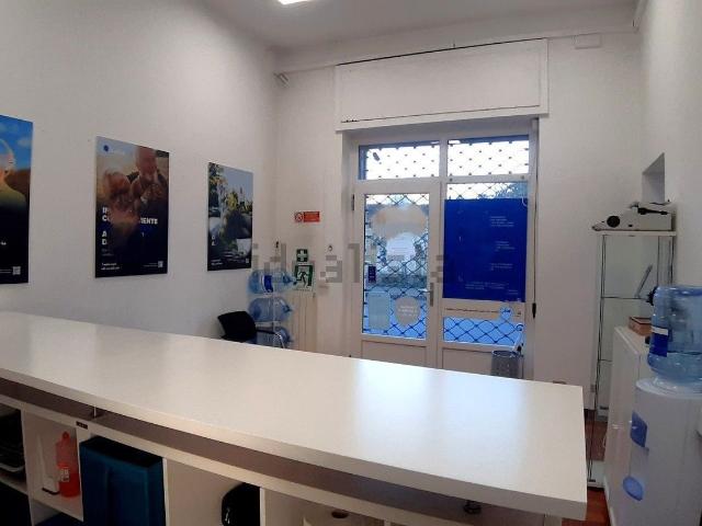 Locale Commerciale in affitto a San Carlo, Monza
