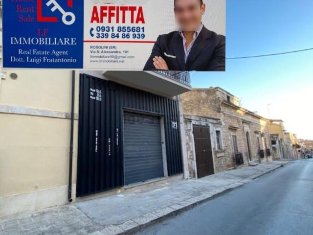Locale Commerciale in affitto a Rosolini, Sicilia
