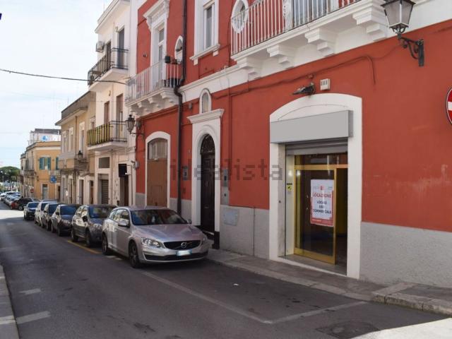 Locale Commerciale in affitto a Puglia, Taranto