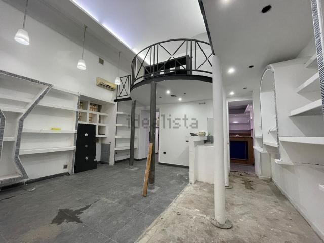 Locale Commerciale in affitto a San Benedetto, Caserta