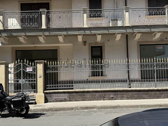 Locale Commerciale in affitto a Scordia, Sicilia