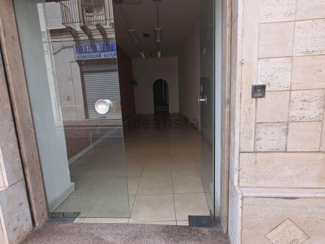 Locale Commerciale in affitto a Oreto, Barcellona Pozzo Di Gotto