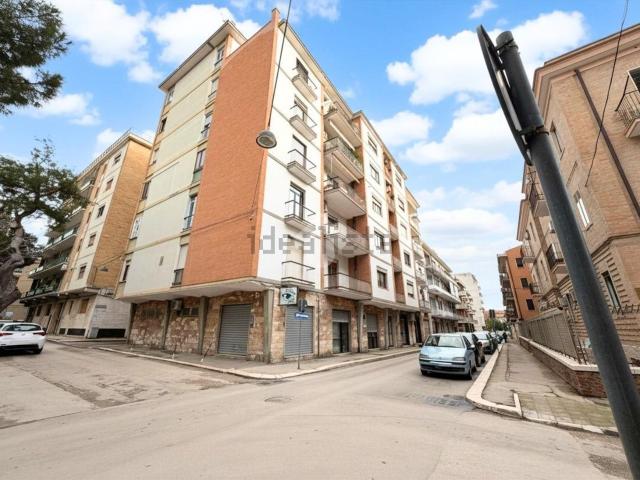Locale Commerciale in affitto a Puglia, Foggia