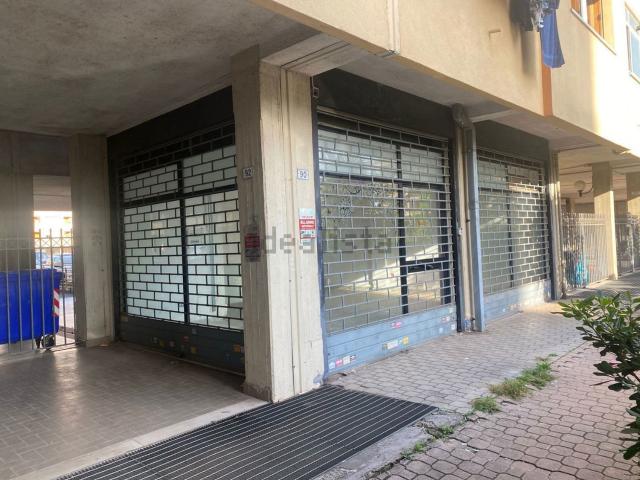 Locale Commerciale in affitto a Guardapasso, Aprilia