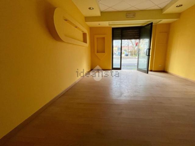 Locale Commerciale in affitto a Piemonte, Alessandria