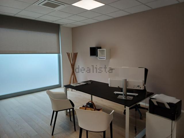 Locale Commerciale in affitto a Azzano Decimo, Friuli-Venezia Giulia