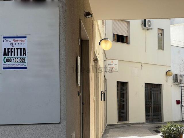 Locale Commerciale in affitto a Puglia, Lecce