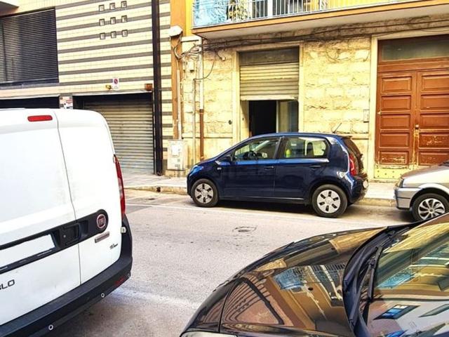 Locale Commerciale in affitto a Municipio 2, Puglia