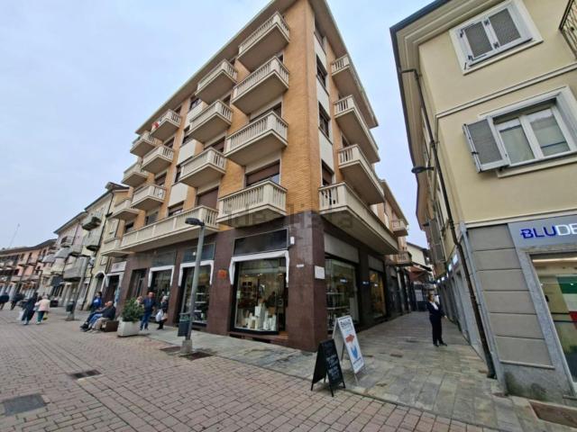 Locale Commerciale in affitto a Piemonte, Torino