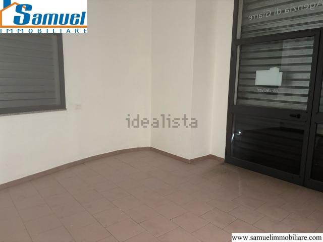 Locale Commerciale in affitto a Giarre, Sicilia