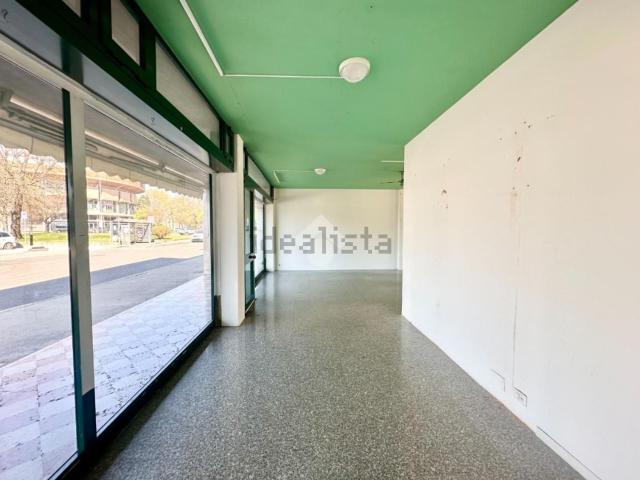 Locale Commerciale in affitto a Castelfranco Veneto, Veneto